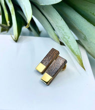Charger l'image dans la galerie, boucles d'oreilles bois de bocote et plaqué or 23 carats