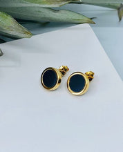 Charger l'image dans la galerie, boucles d'oreilles bois d'ébène plaqué or 23 carats