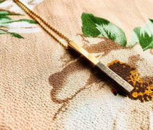 Charger l'image dans la galerie, sautoir mini joaillerie bois de bocote et plaqué or